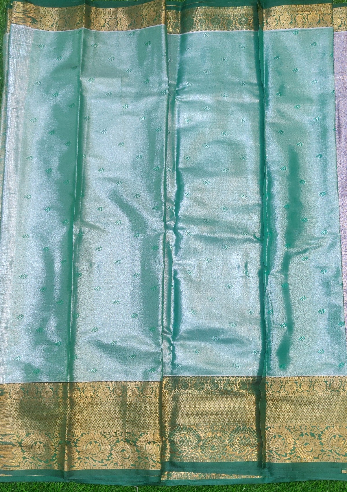 Silver Soft Contrast Border
